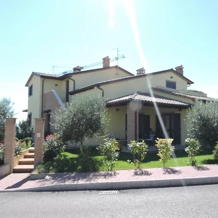 Apartmán La Casa Di Marco E Lorella Fratta Todina